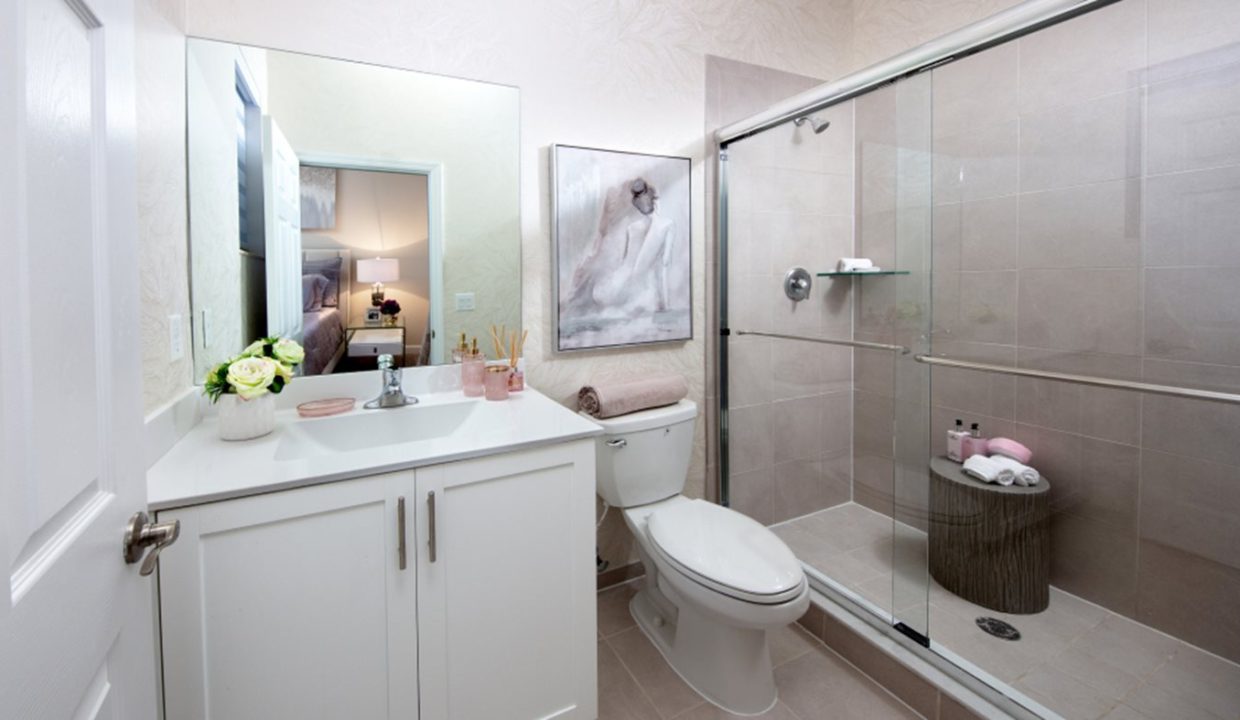 DAH_Aquabella_HarborCollection_PIC_Palm_OwnersBath_F2