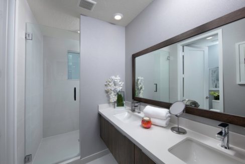 DAH_Condominiums_Landmark_Pic_Model_D_OwnersBath_F1