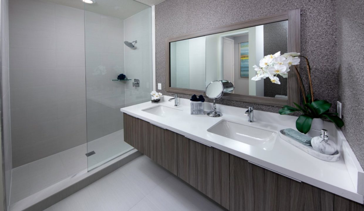 DAH_Condominiums_Landmark_Pic_Model_E_OwnersBath1_F2