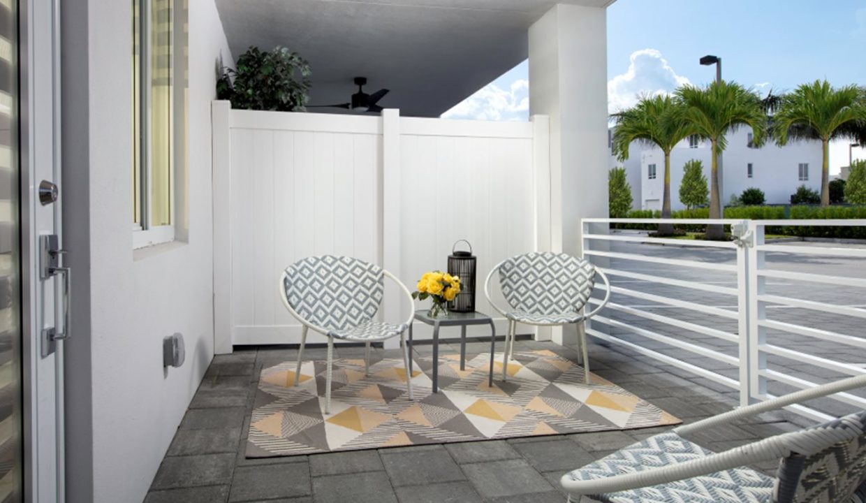 DAH_Condominiums_Landmark_Pic_Model_E_Patio