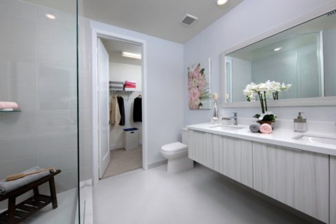 DAH_Condominiums_Landmark_Pic_Model_F_OwnersBath_F2